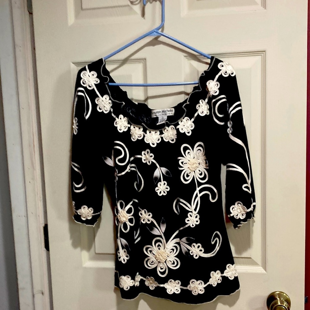 Lauren Michelle Polyester/Rayon Dress Shirt. Looks great with Black Dress Pants.